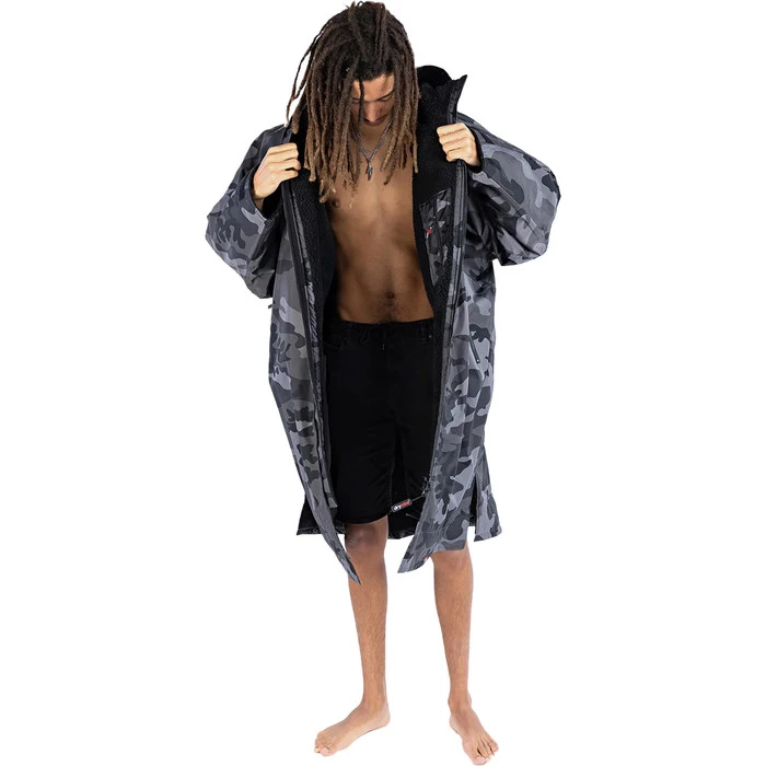 2021 Dryrobe Advance Long Sleeve Premium Outdoor Change Robe LSDABB - Black Camo Colour Black Camo - Image 3